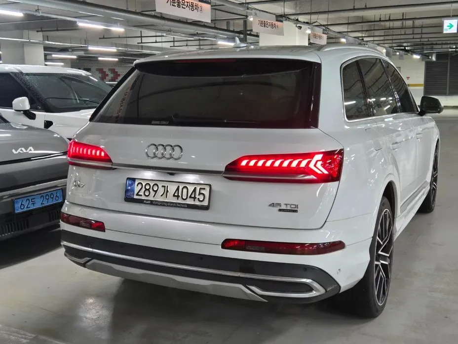 Audi Q7 — фото 3