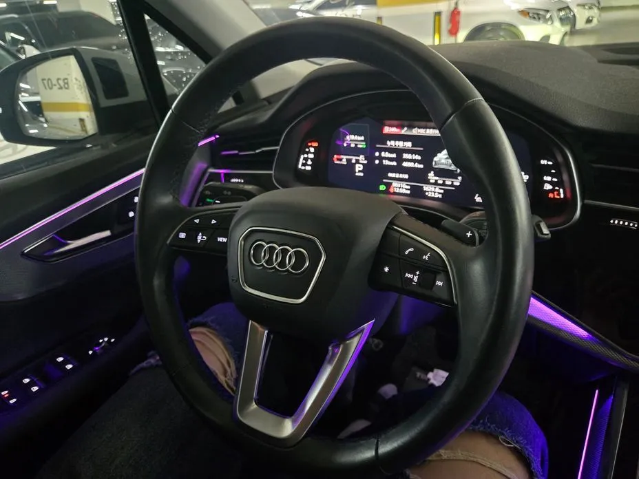 Audi Q7 — фото 10