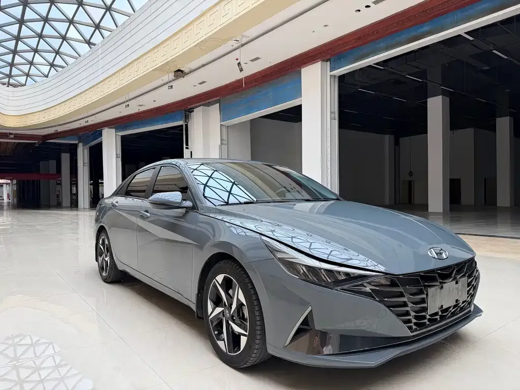 Hyundai Elantra — фото 8
