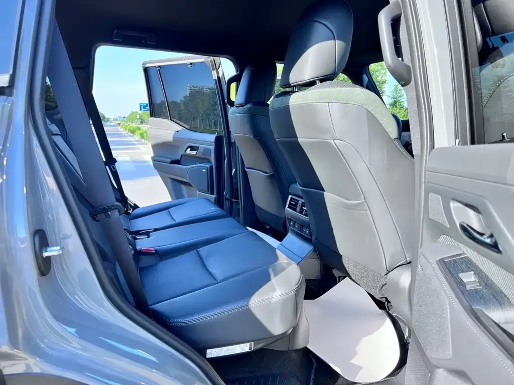 Lexus GX 2025 из CN, фото 4