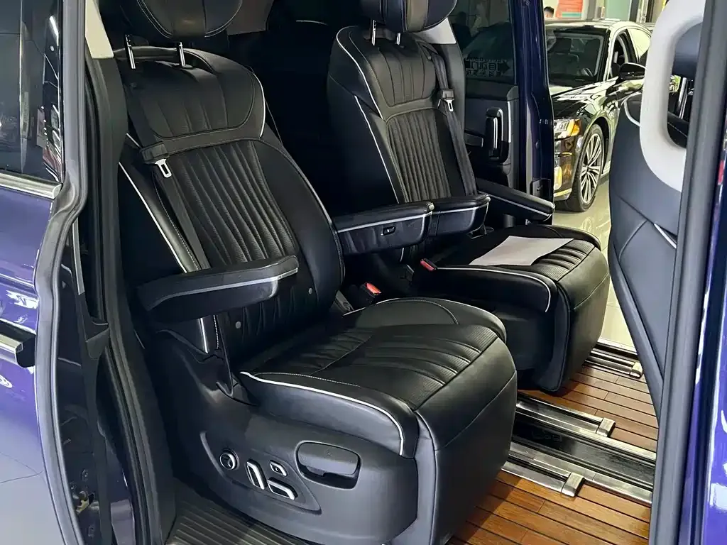 Roewe iMAX8 — фото 6
