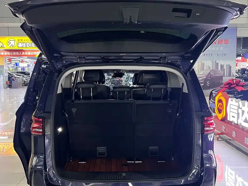 Roewe iMAX8 — фото 4