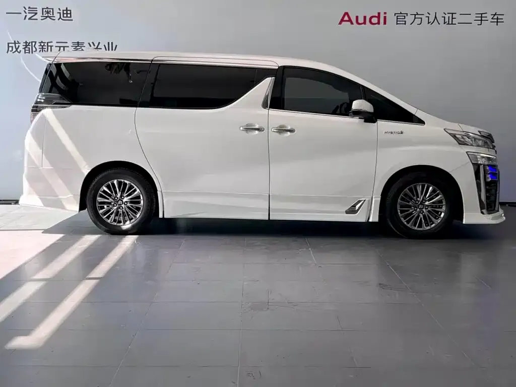 Toyota Vellfire — фото 4