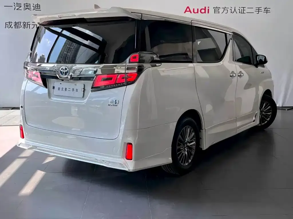 Toyota Vellfire — фото 6
