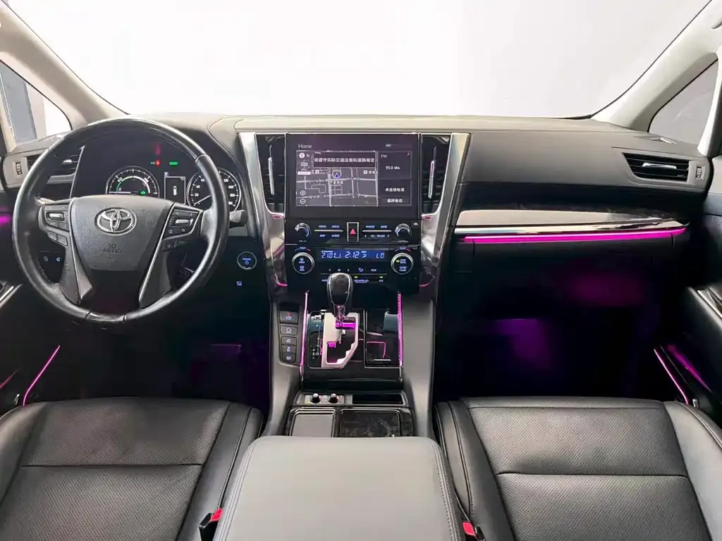 Toyota Vellfire — фото 8