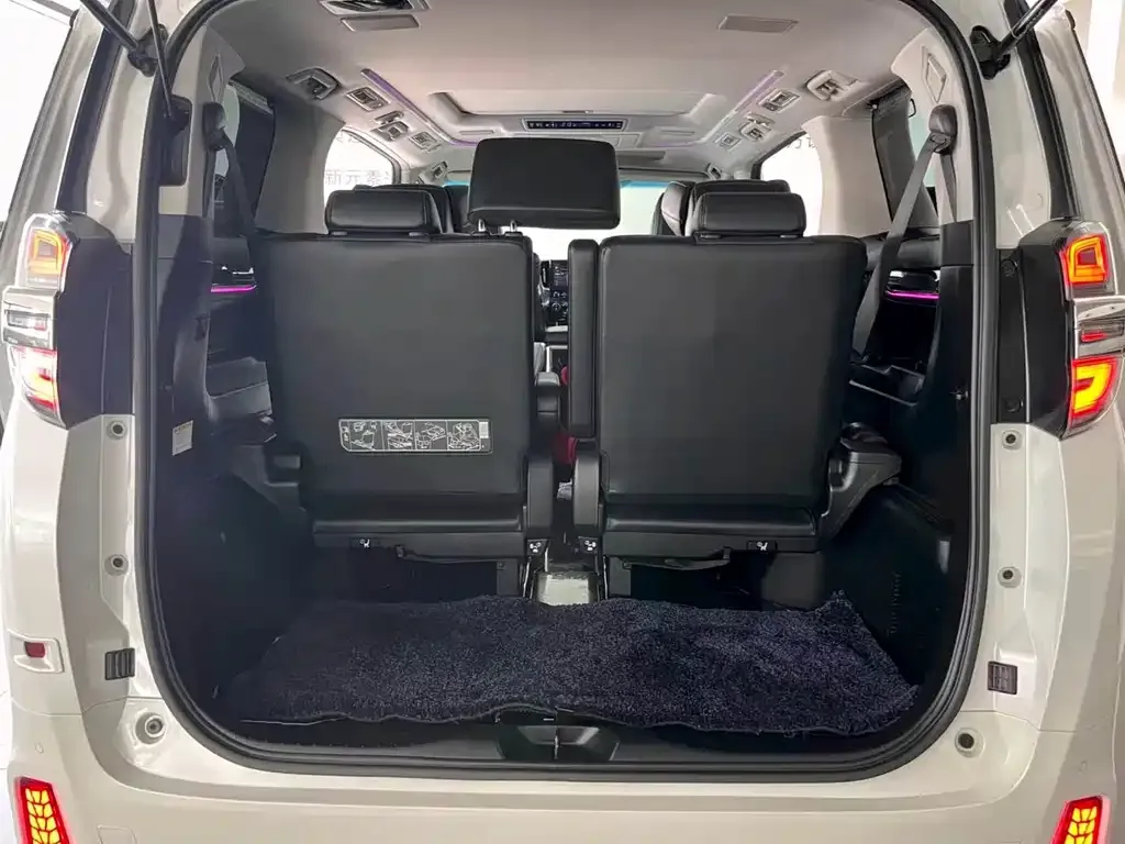 Toyota Vellfire — фото 10