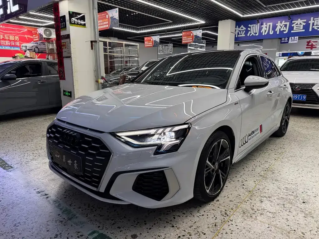 Audi A3 — фото 1