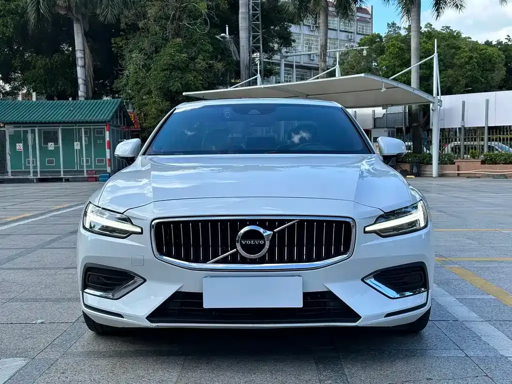 Volvo S60 — фото 4