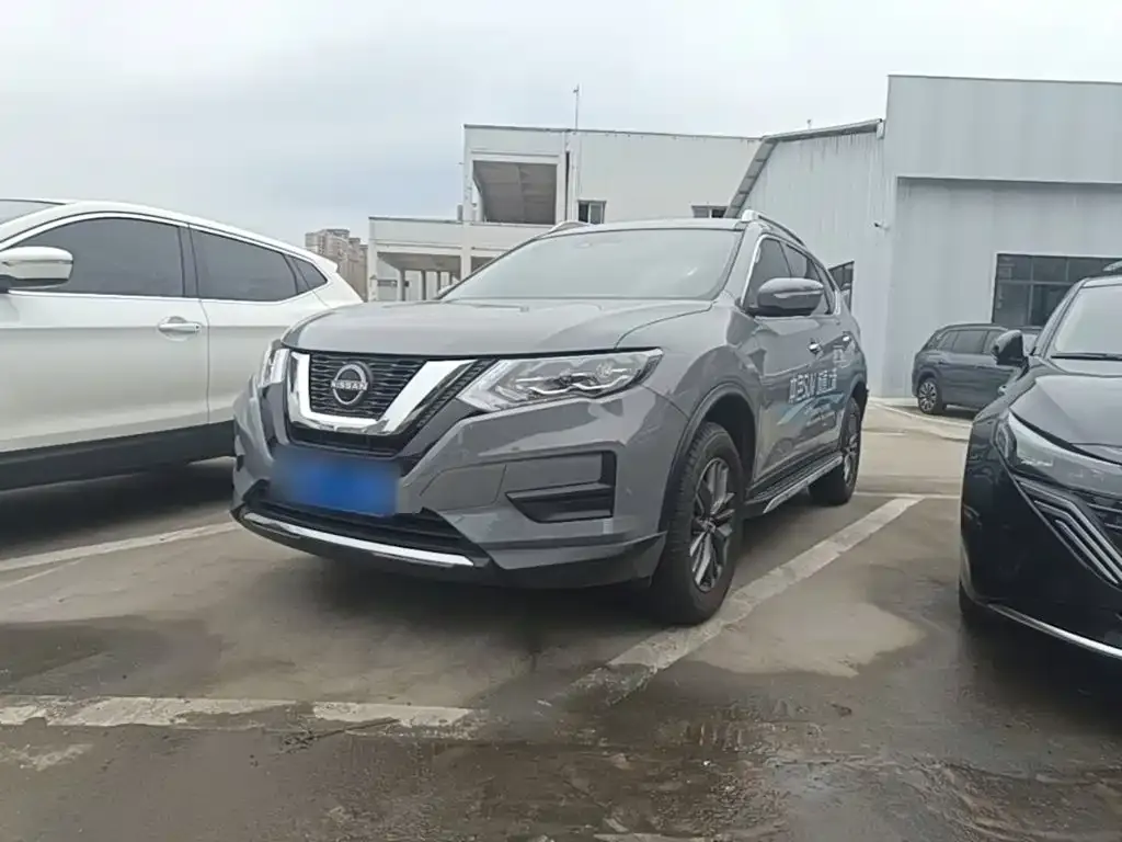 Nissan X-Trail — фото 1
