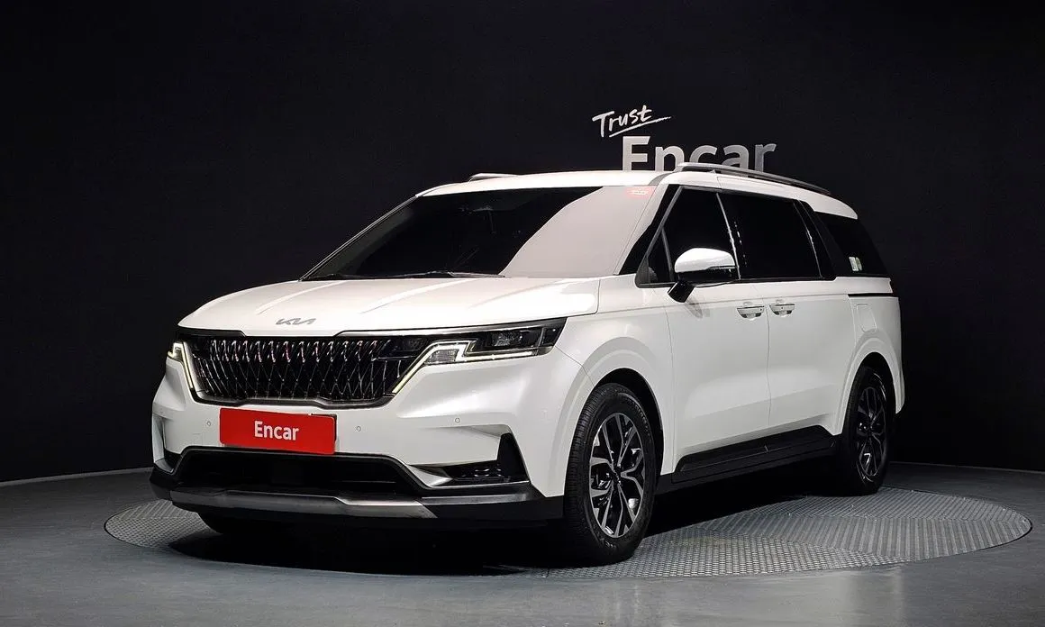 Kia Carnival — фото 1
