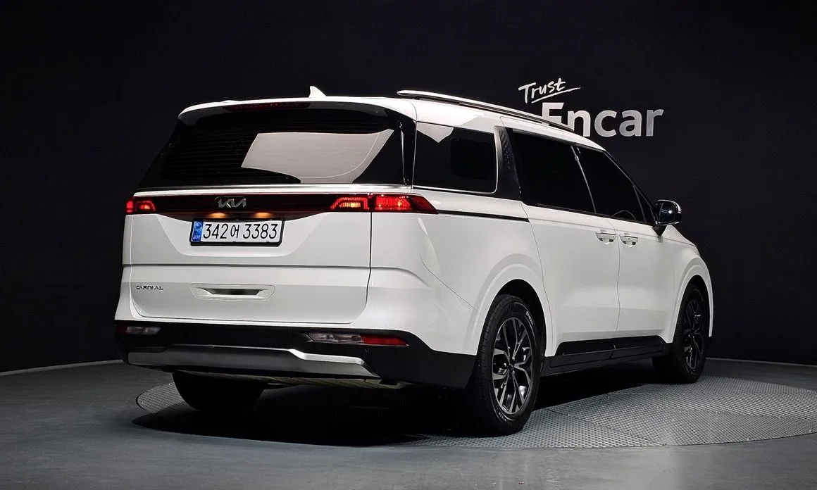 Kia Carnival — фото 3