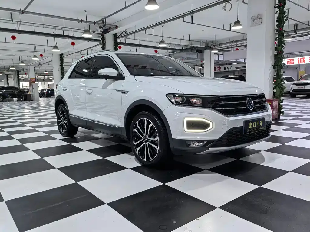 Volkswagen T-Roc — фото 6
