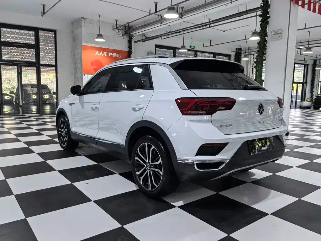 Volkswagen T-Roc — фото 4