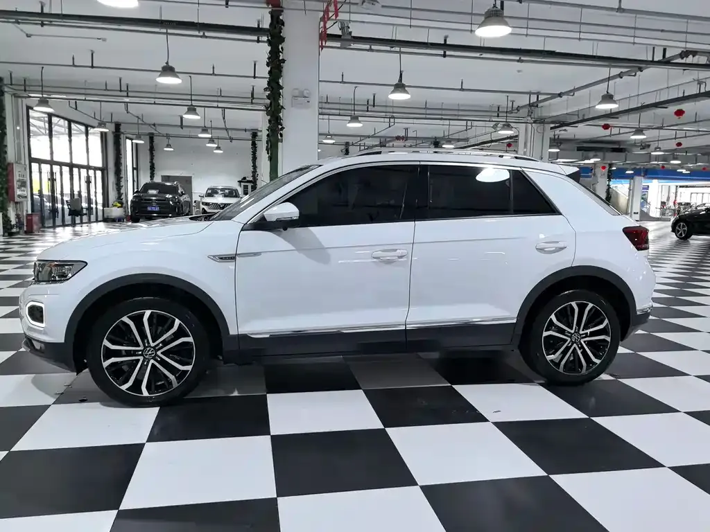 Volkswagen T-Roc — фото 7