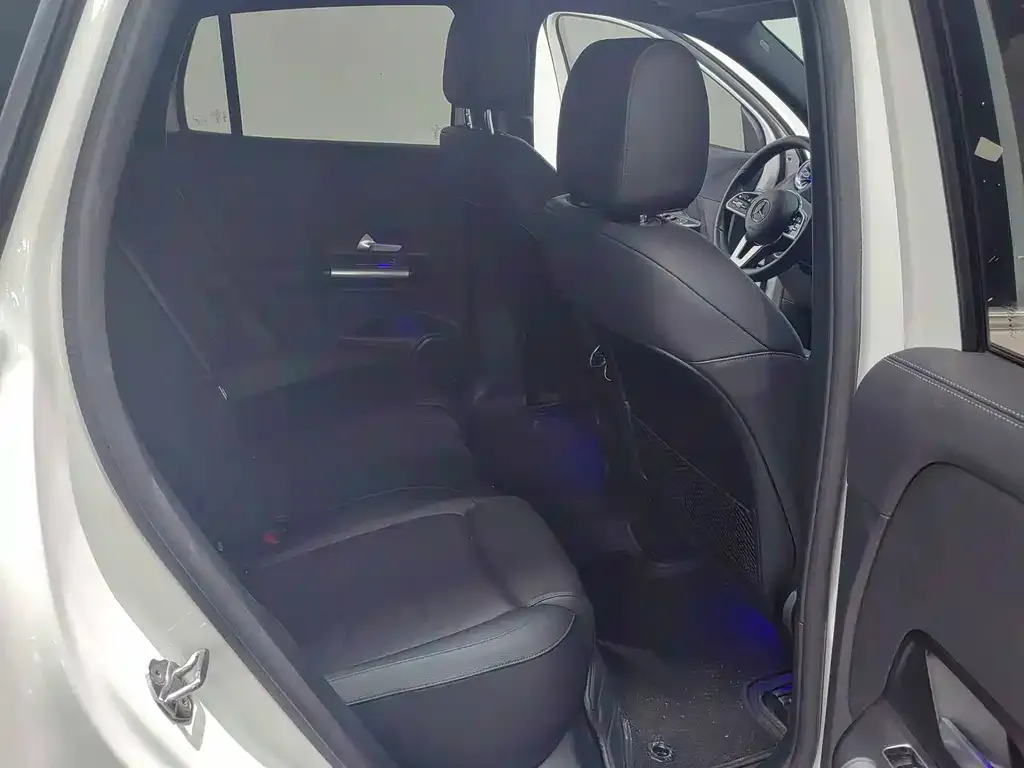 Mercedes-Benz EQA — фото 2