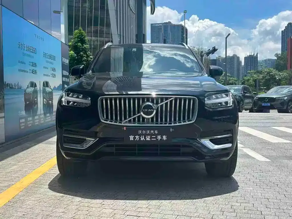 Volvo XC90 — фото 8