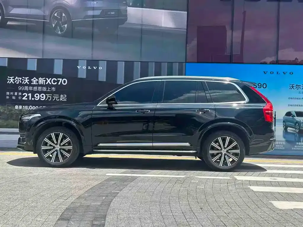Volvo XC90 — фото 6