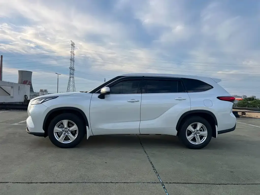 Toyota Highlander — фото 5