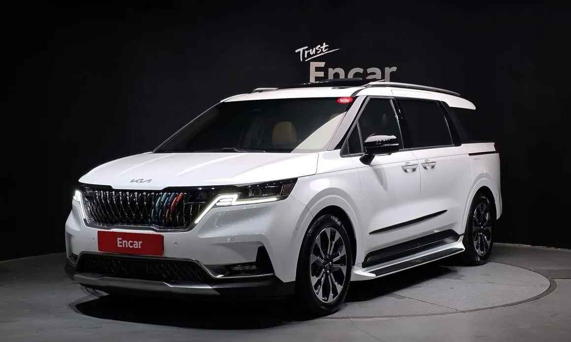 Kia Carnival — фото 1