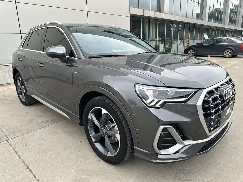 Audi Q3 — фото 10