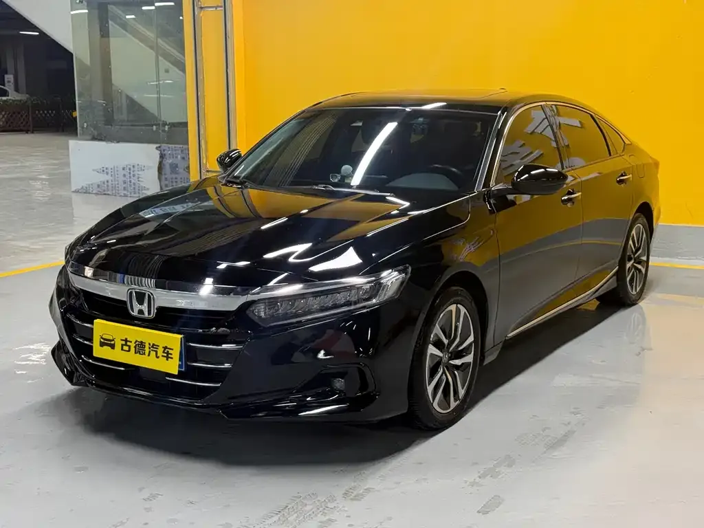 Honda Accord — фото 1