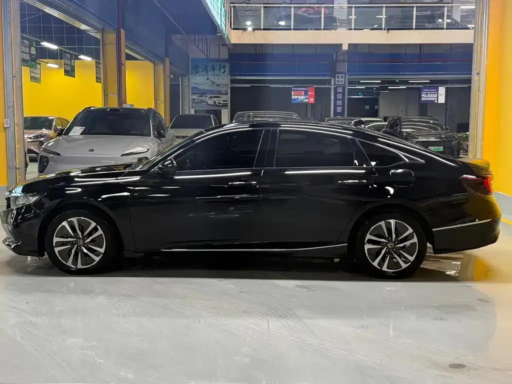 Honda Accord — фото 10