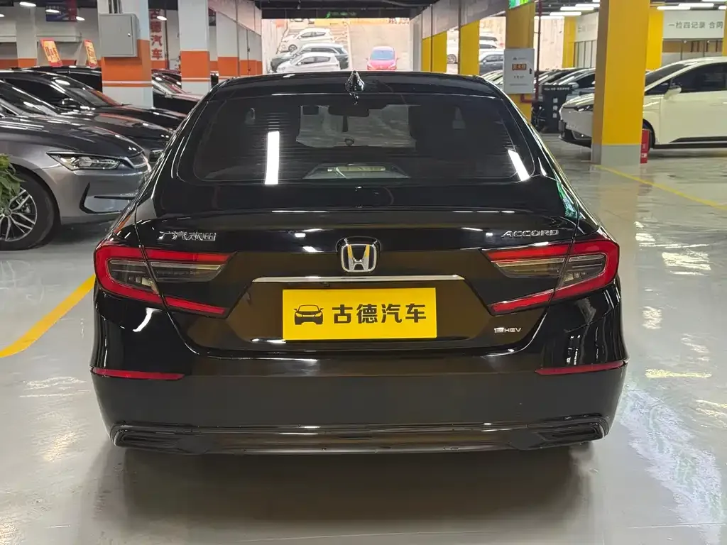 Honda Accord — фото 9