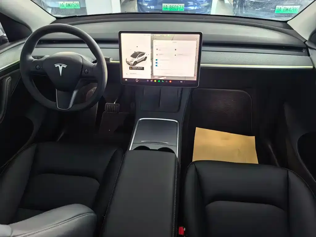 Tesla Model Y — фото 8