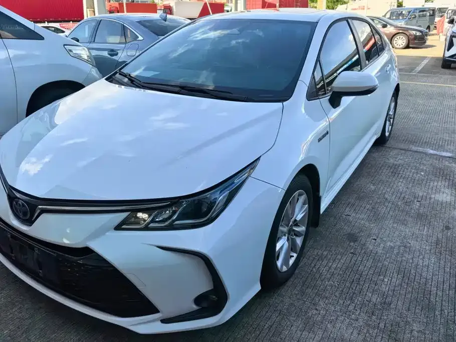 Toyota Corolla — фото 1