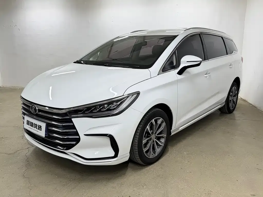 BYD MAX