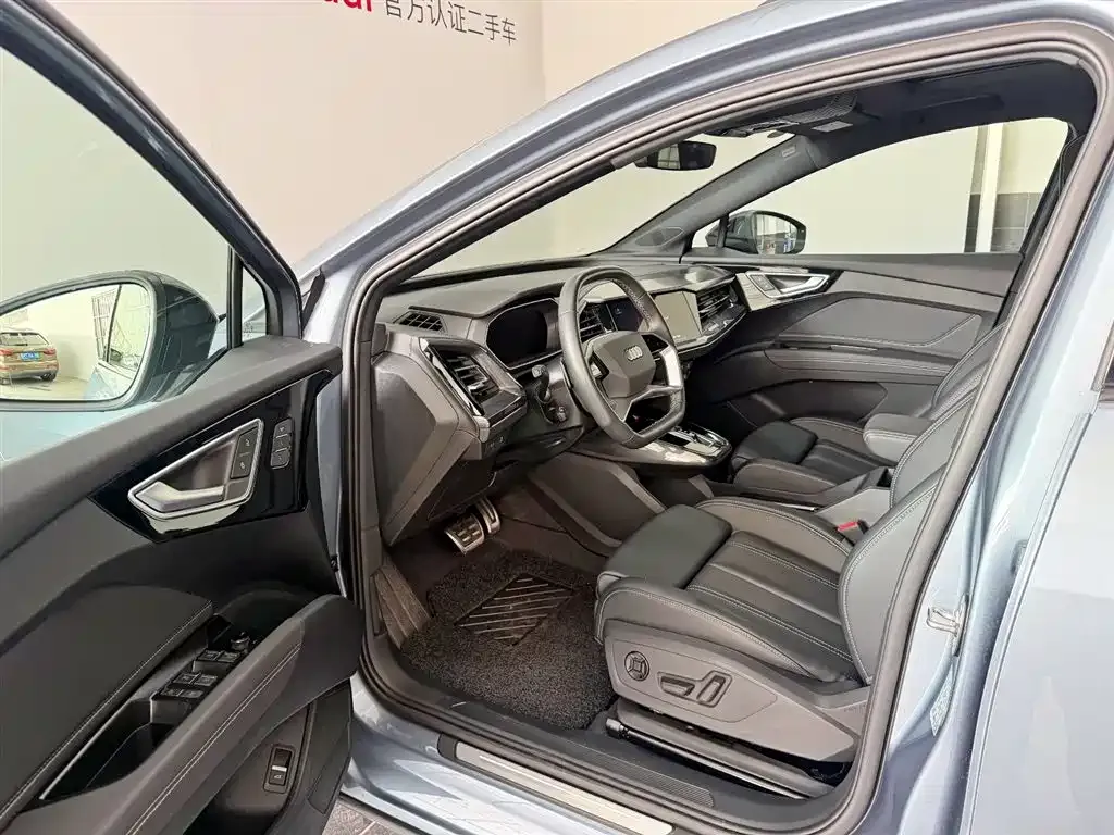 Audi Q4 e-tron — фото 10