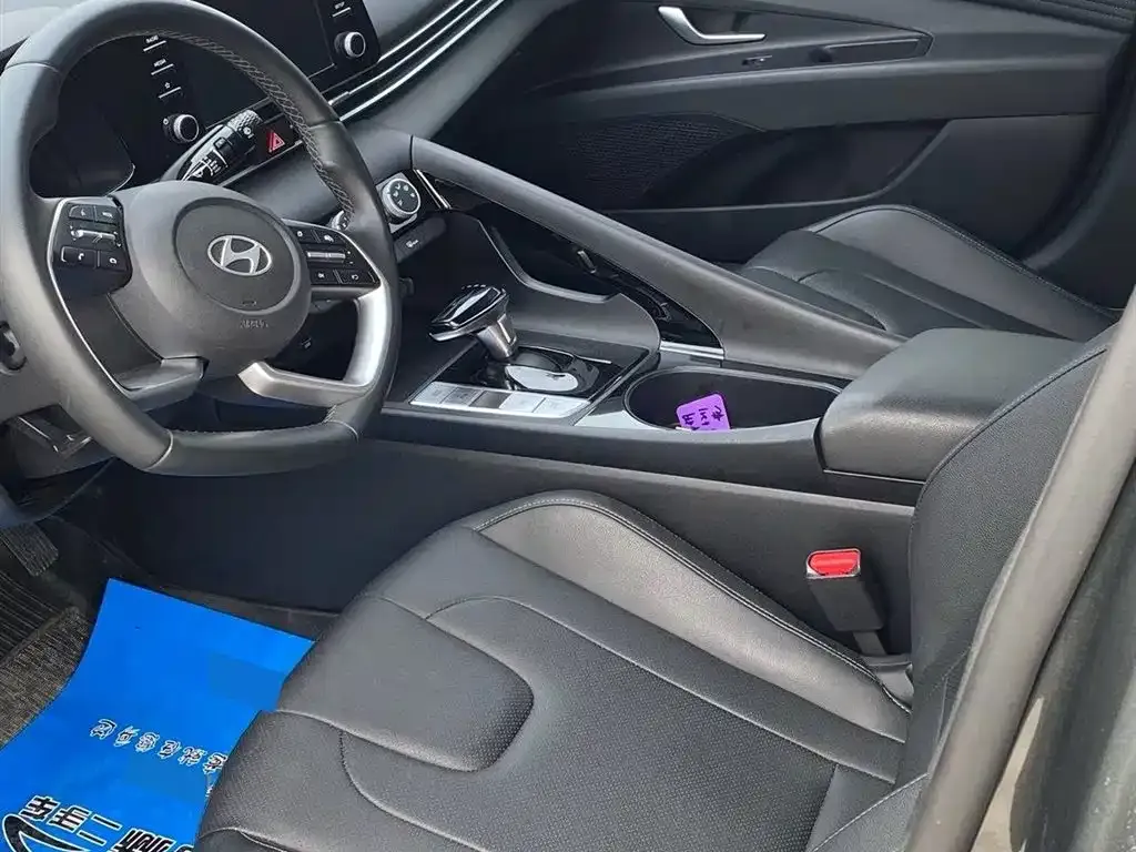 Hyundai Elantra — фото 4
