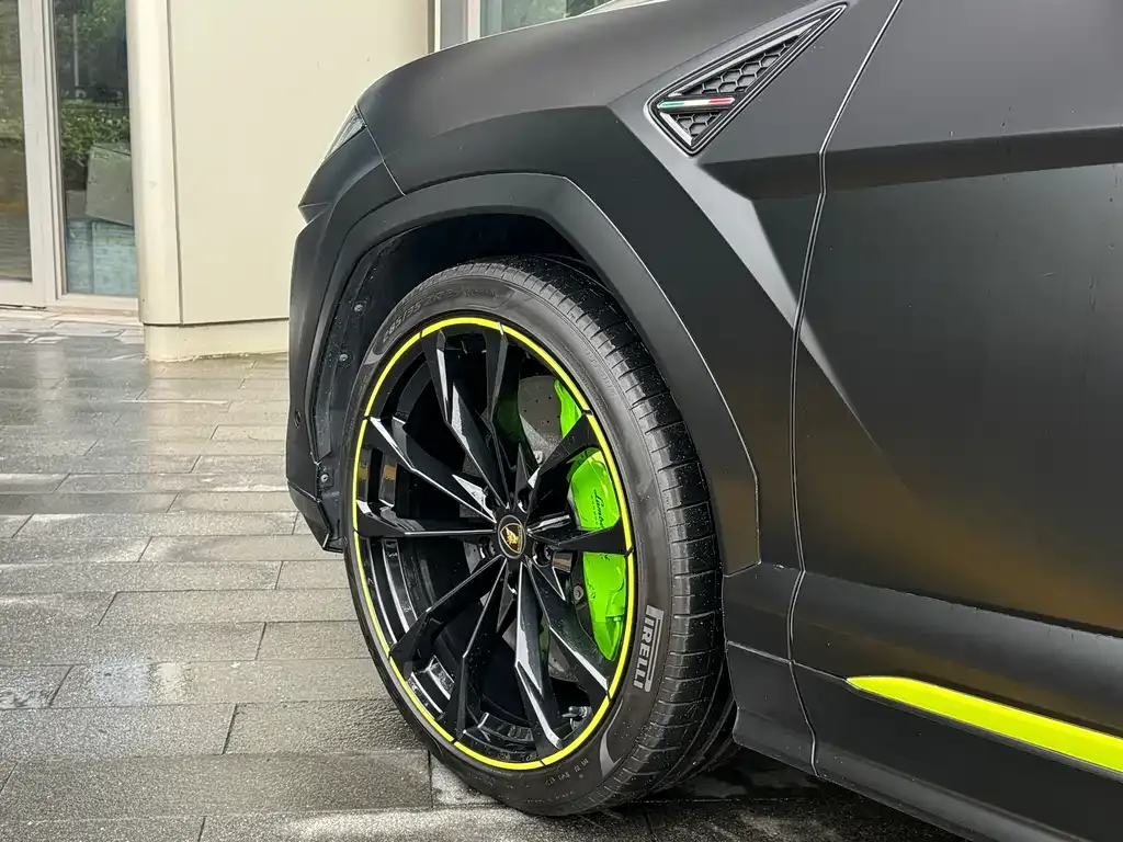 Lamborghini Urus — фото 6