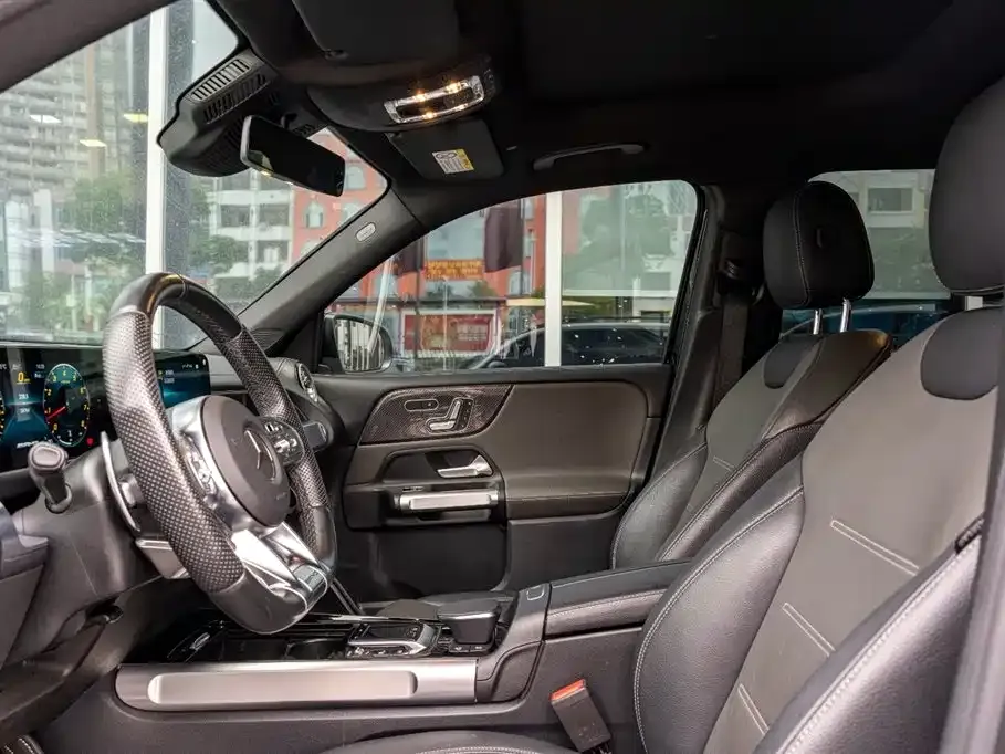 Mercedes-Benz GLB AMG — фото 7