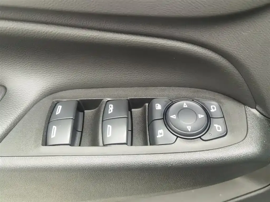 Chevrolet Equinox 2024 из CN, фото 10