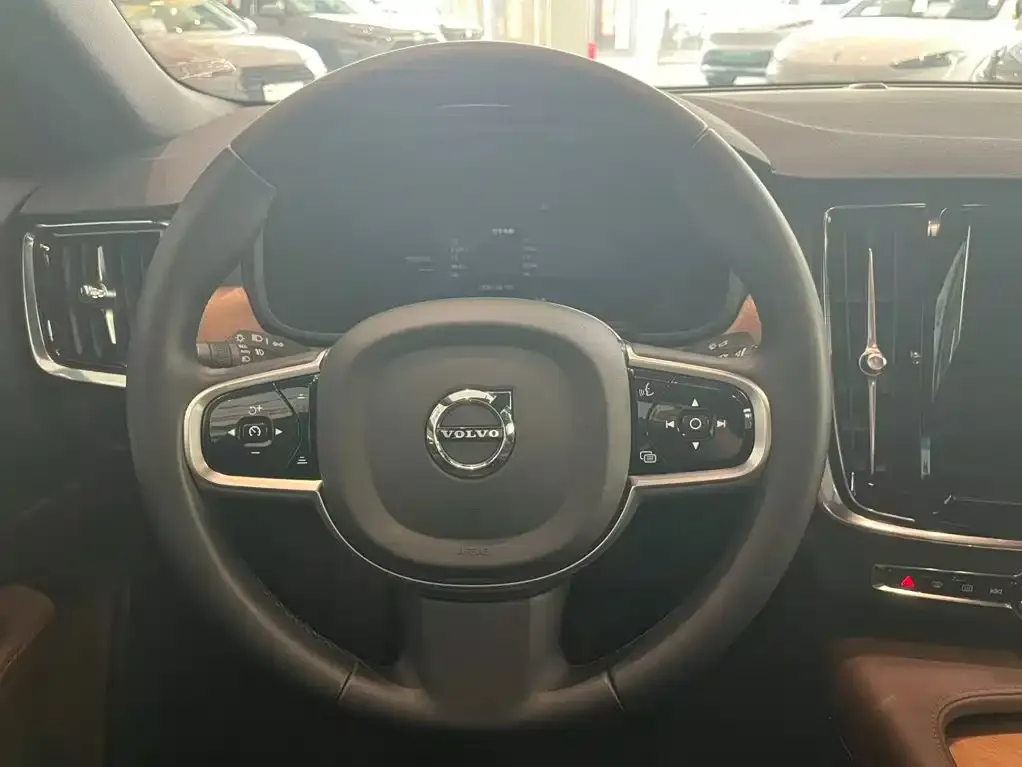 Volvo S90 2024 из CN, фото 4