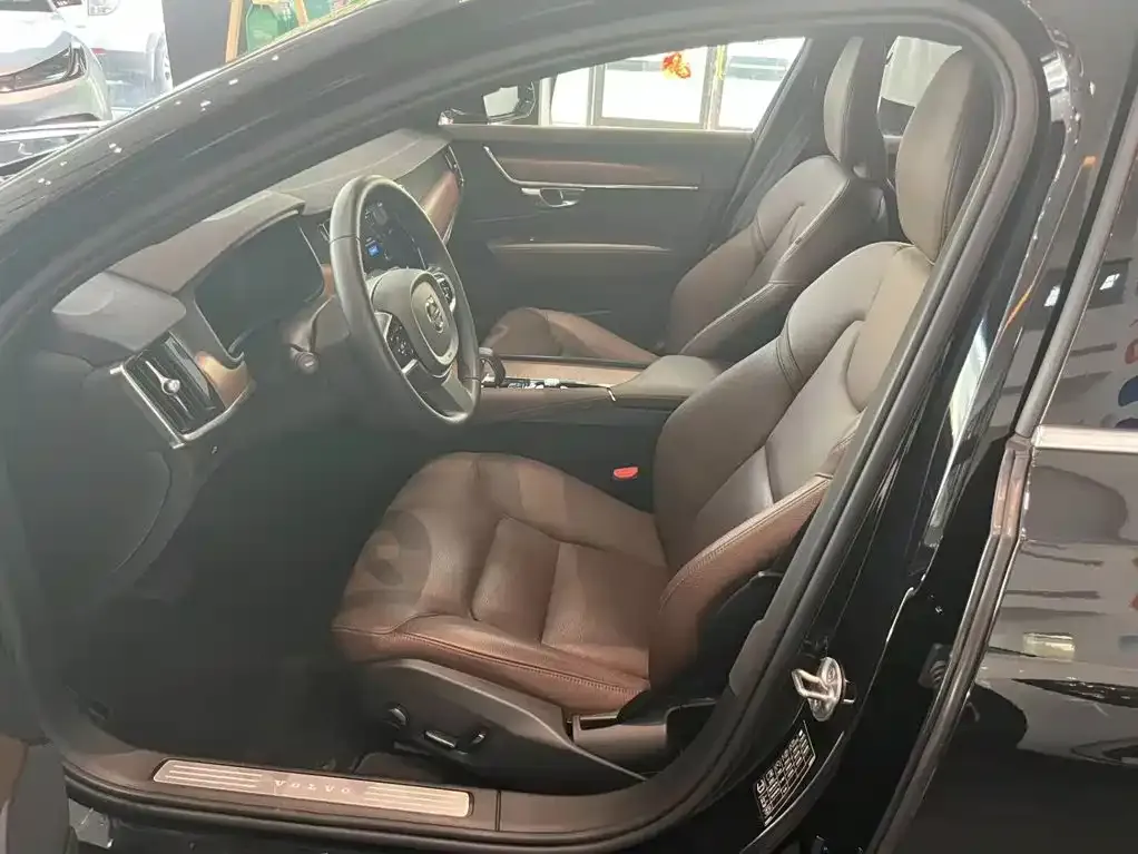 Volvo S90 2024 из CN, фото 8