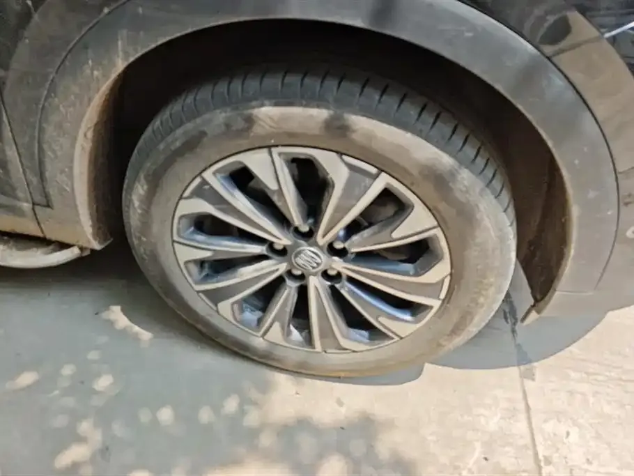Buick Envision Plus — фото 5