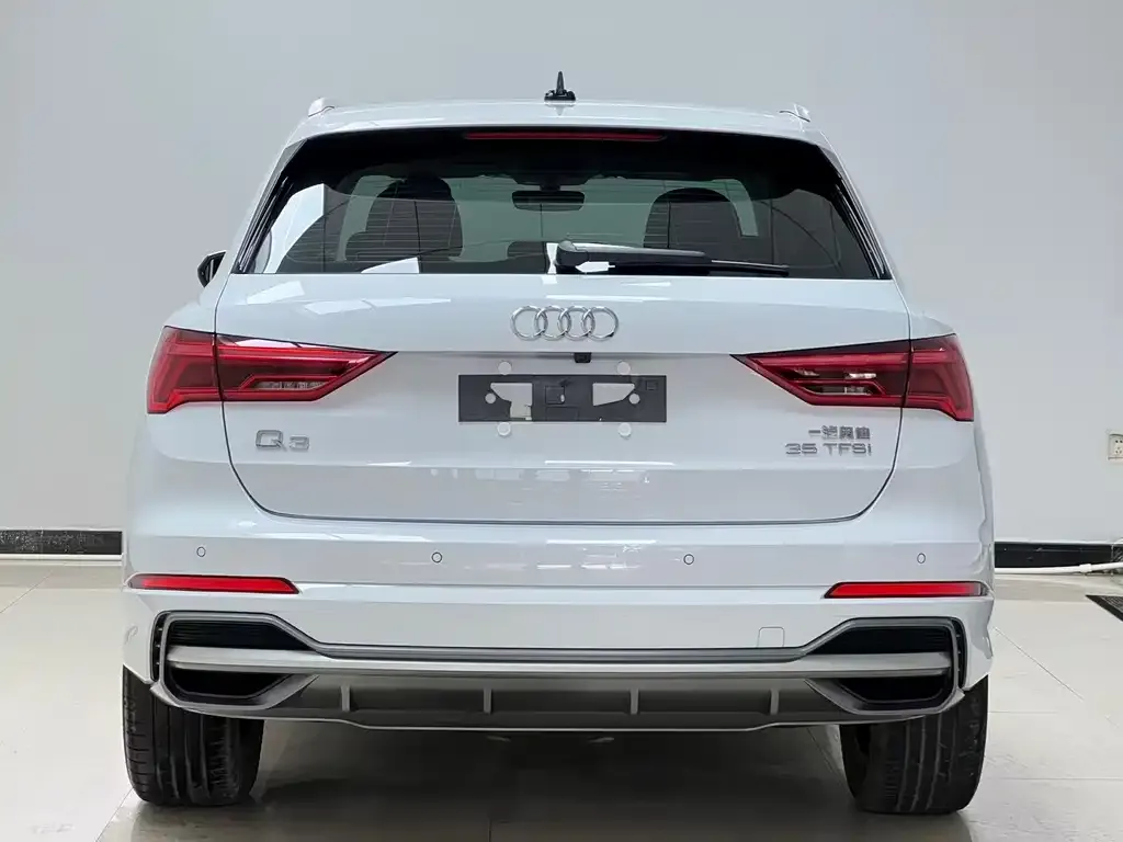 Audi Q3 — фото 10