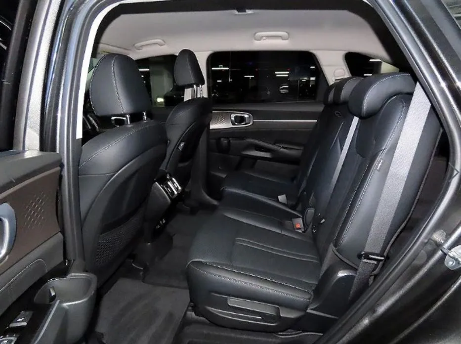 Kia Sorento — фото 7