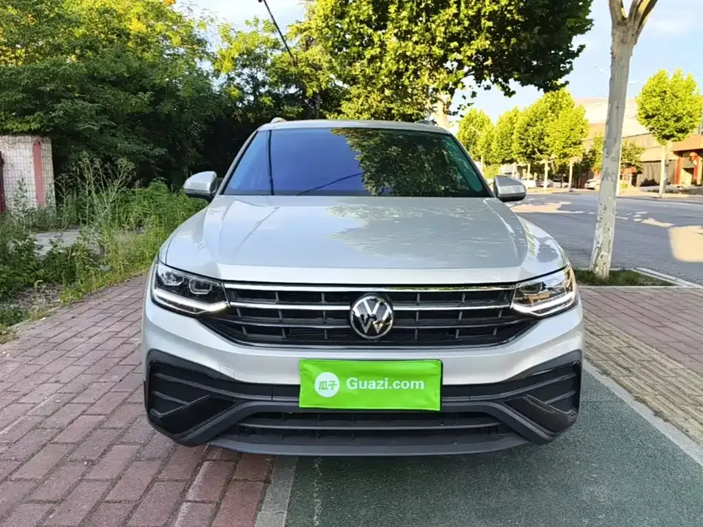 Volkswagen Tiguan L — фото 9