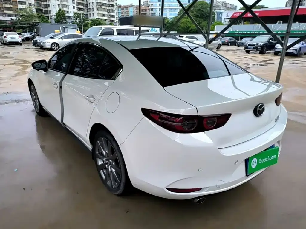 Mazda 3 Axela — фото 4