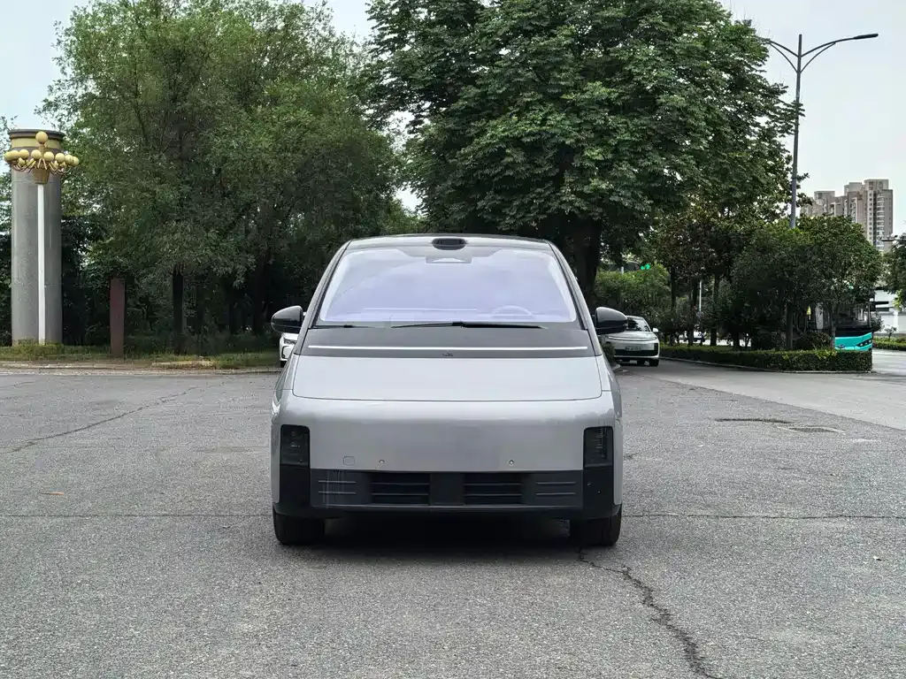 Li Auto MEGA — фото 4