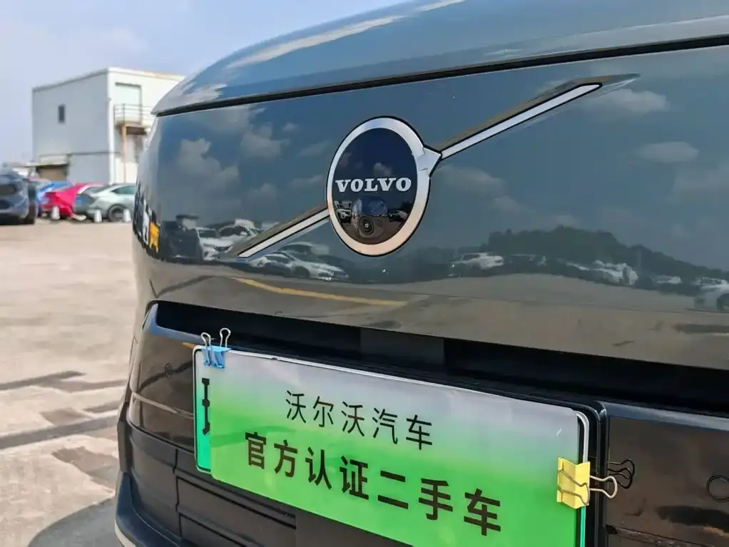 Volvo XC70 Plug-in Hybrid — фото 6