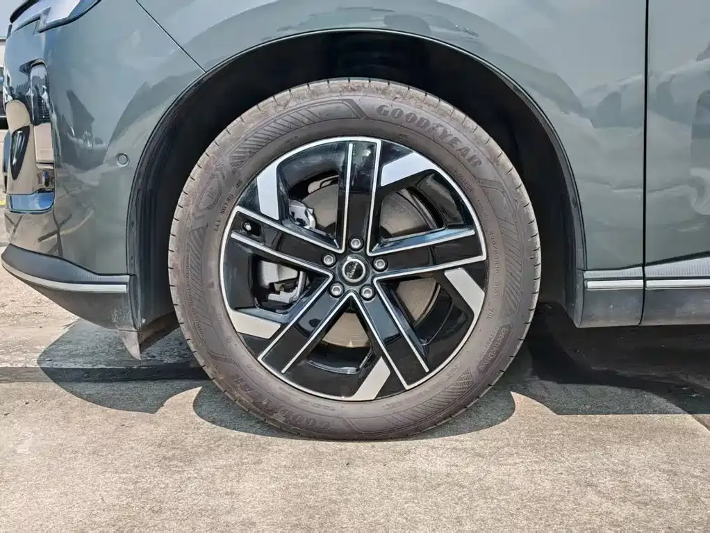 Volvo XC70 Plug-in Hybrid — фото 4