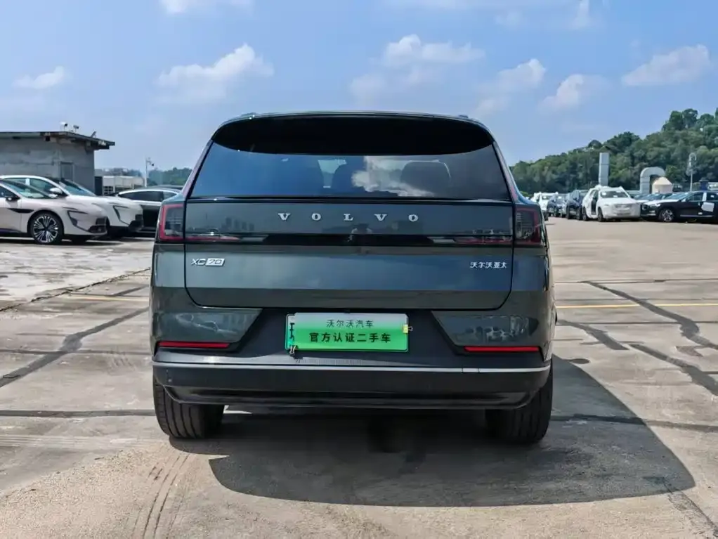 Volvo XC70 Plug-in Hybrid — фото 3