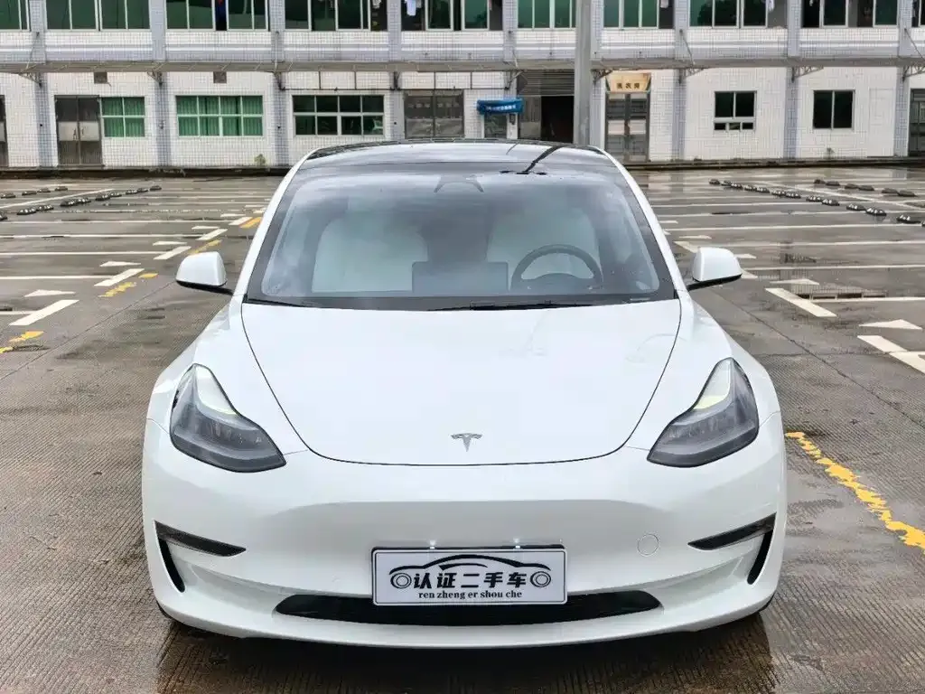 Tesla Model 3 — фото 8