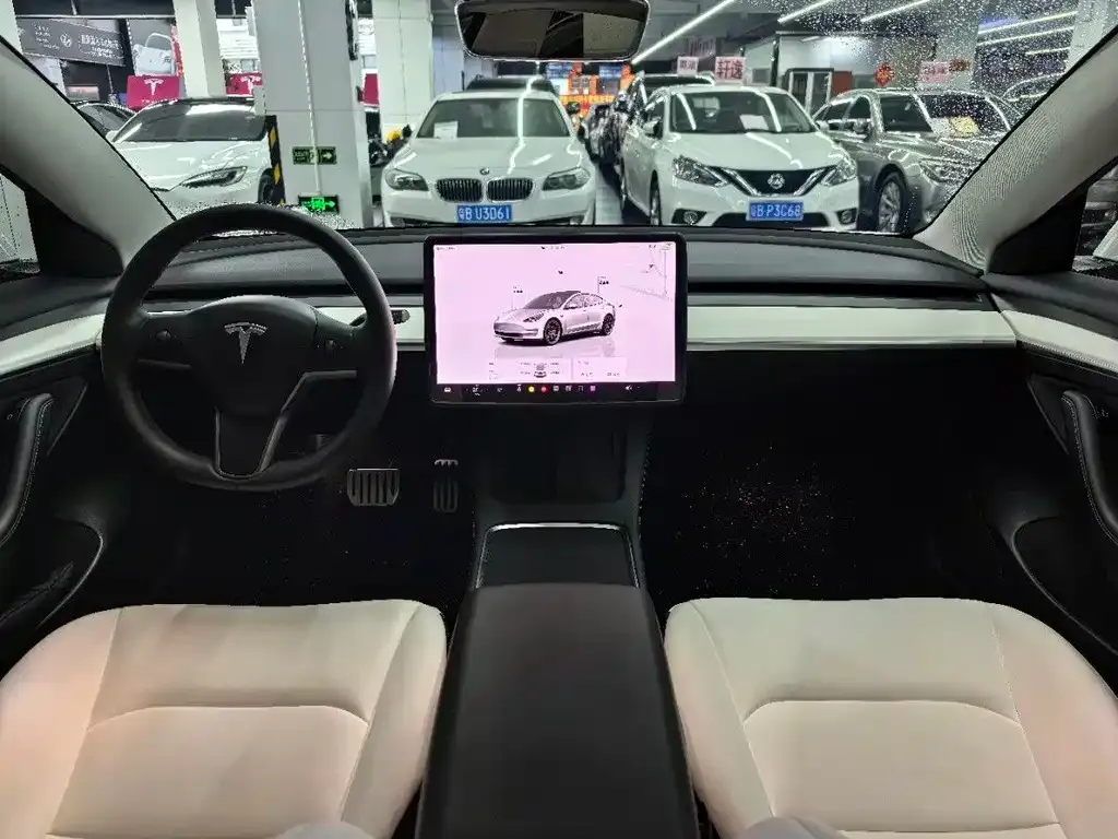 Tesla Model 3 — фото 3