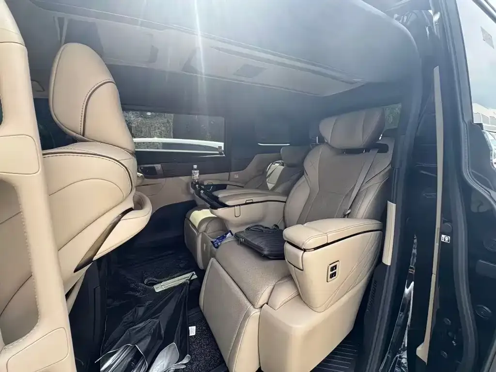 Toyota Alphard — фото 3
