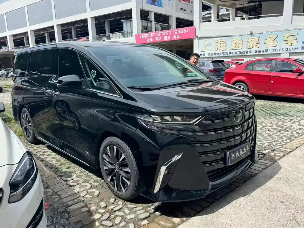 Toyota Alphard — фото 6